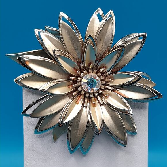 Vintage Gold Tone Flower Brooch, AB Rhinestone, 1960s, 2 3/8 Inch - Picture 10 of 10